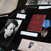 Выставка «Поэты и прозаики Великой Отечественной войны: к 80-летию Победы» на Арбате, 33